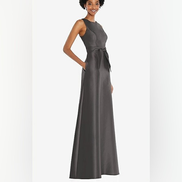 JEWEL-NECK V-BACK MAXI DRESS WITH MINI SASH IN CAVIAR GRAY - Picture 1 of 3